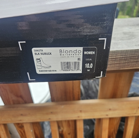 Blondo waterproof dakota nubuck suade ankle booties. Size 10. NWT - Picture 8 of 8